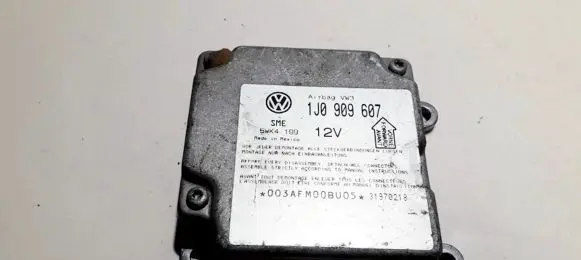 Volkswagen PASSAT B5 Airbag control unit/module 1j0909607 5wk4199