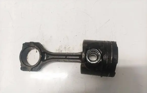 Mitsubishi ASX Piston with connecting rod
