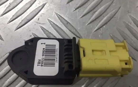 Toyota Corolla E120 E130 Airbag deployment crash/impact sensor 89831-02020