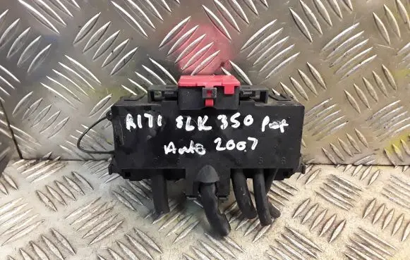 Mercedes-Benz SLK R171 Fuse box set 2035450803 A2035450803