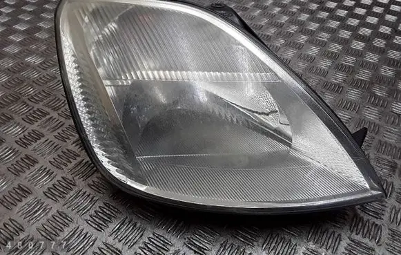 Ford Fiesta Headlight/headlamp 98189817