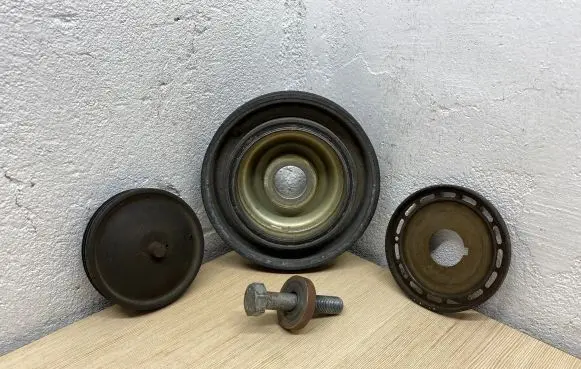 Peugeot 3008 I Crankshaft pulley 9681640880