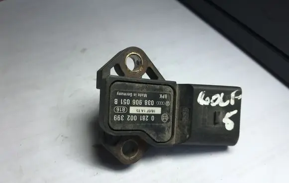 Volkswagen Golf VI Air pressure sensor 038906051B