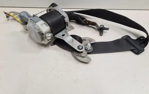Subaru Outback Front seatbelt 7Q8050P 053622
