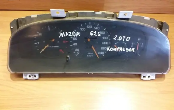 Mazda 626 Speedometer (instrument cluster) GC5TC