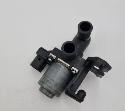 BMW Z3 E36 Coolant heater control valve 1147412138 8375443 64118375443
