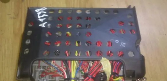Opel Zafira A Fuse box set 24431677 24412497