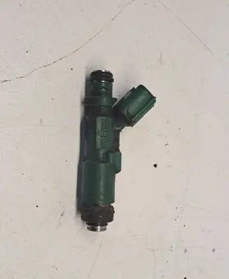 Toyota Prius (NHW20) Fuel injector 2325021020