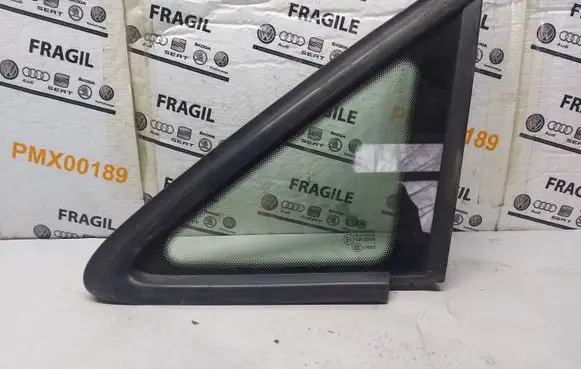 Volkswagen Touran I Front triangle window/glass 1t0845411
