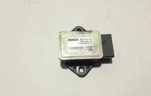 Mercedes-Benz Vito Viano W639 Acceleration sensor A0065424218