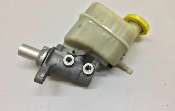 Jeep Cherokee Master brake cylinder OEM