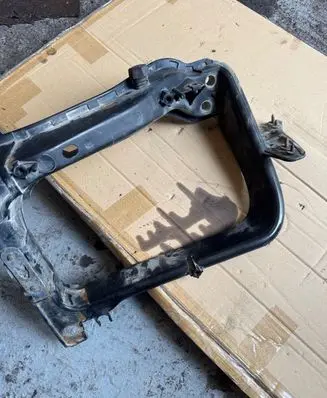 Chrysler 300 - 300C Radiator support slam panel