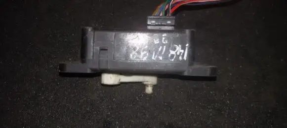 Mazda 323 F Air flap motor/actuator ga701r01a ga701r01a-8c