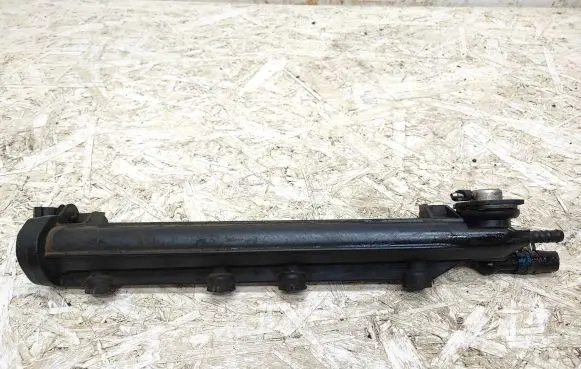 Volkswagen Golf IV Fuel main line pipe 06A133317A 97T2050269