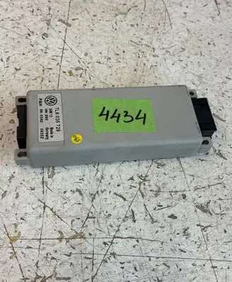 Volkswagen Touareg I Bluetooth control unit module 7L6035729 04W13 38252