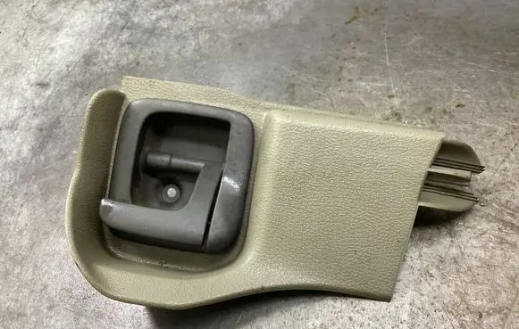 Volvo XC90 Engine bonnet (hood) release handle 30634786