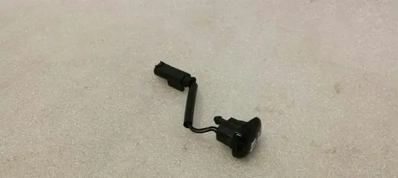 BMW 6 E63 E64 Windshield washer spray nozzle 7150443
