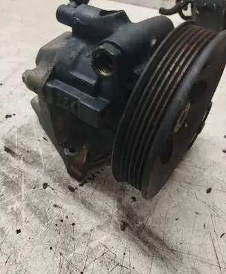 Opel Vectra B Power steering pump