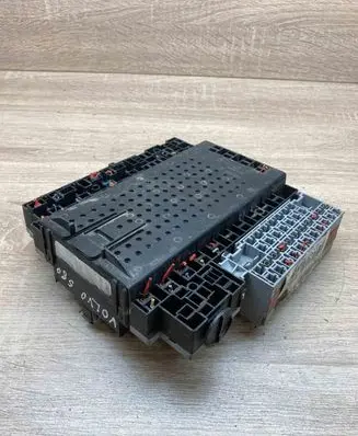 Volvo S60 Fuse module 9401802 9441585