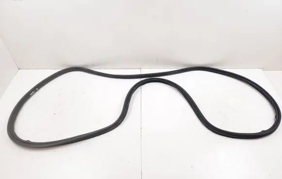 Cadillac Escalade IV Loading door rubber seal (on body) 