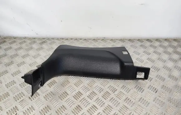 Foot area side trim