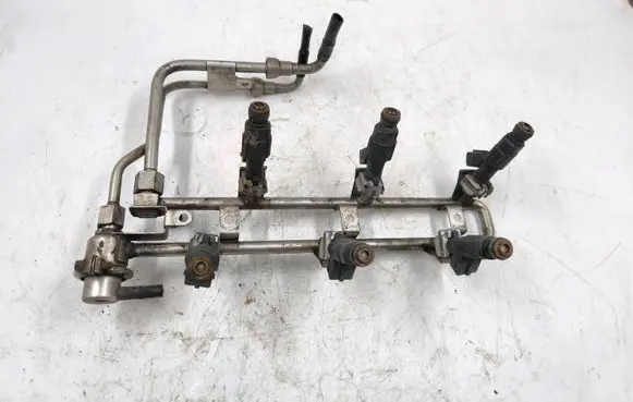 Cadillac CTS Fuel main line pipe 0280160642