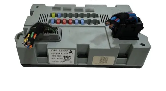 Jaguar I-Pace Fuse module CPLA14Q073AA 73707520 71739084