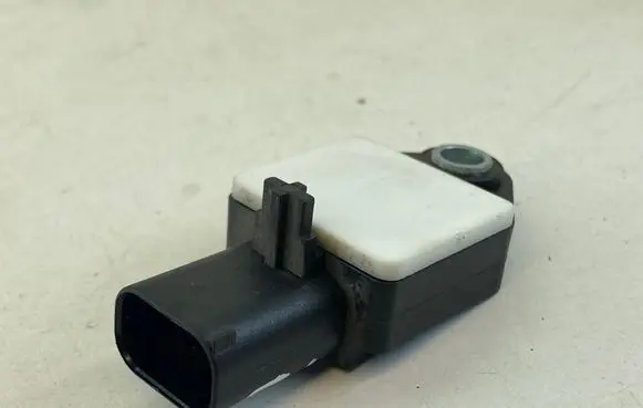 Mercedes-Benz B W245 Airbag deployment crash/impact sensor A1698202226 2226272040 2226272040502947