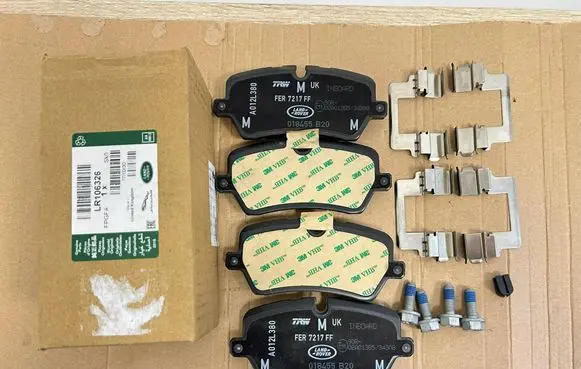 Land Rover Defender Brake pads (rear) JPLA2M008AA LR10636 LR162042