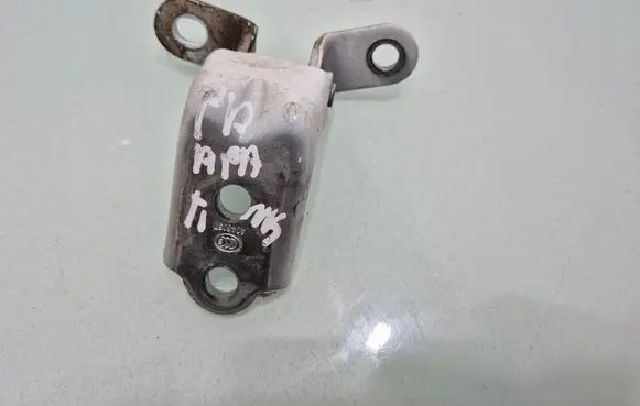 Hyundai Tucson TL Front door lower hinge 