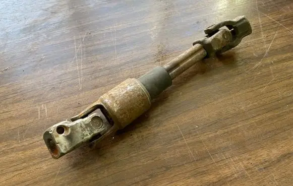Chrysler Sebring (ST-22 - JR) Steering column universal joint