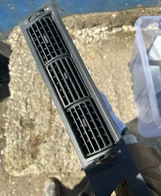 Volkswagen Transporter - Caravelle T4 Dash center air vent grill 7D0819709