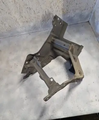 Nissan Murano Z51 Fender mounting bracket