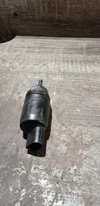 Skoda Octavia Mk2 (1Z) Windscreen/windshield washer pump 1K5955651