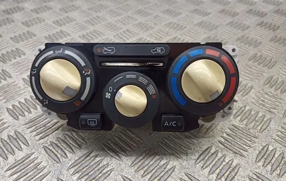 Nissan Micra Interior fan control switch 27520-AX701