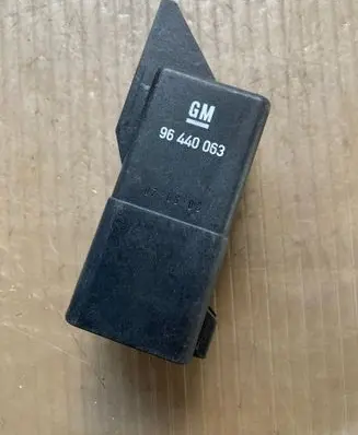 Glow plug pre-heat relay