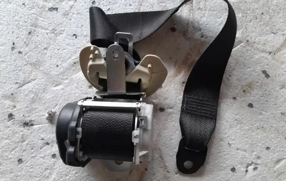 Lexus RX 450H Third row seat belt 0610607
