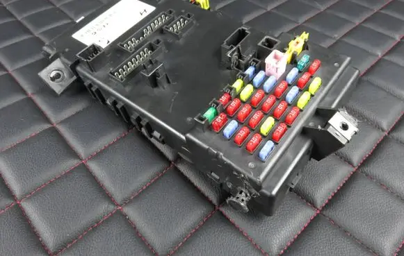 Hyundai Coupe BSM Control unit 954802C530