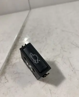 BMW X5 E53 Tailgate opening switch 8365579