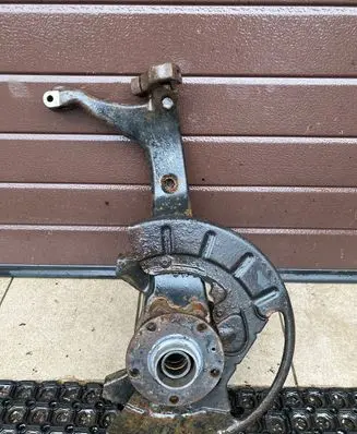 Volkswagen Phaeton Front wheel hub spindle knuckle