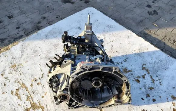 Manual 5 speed gearbox