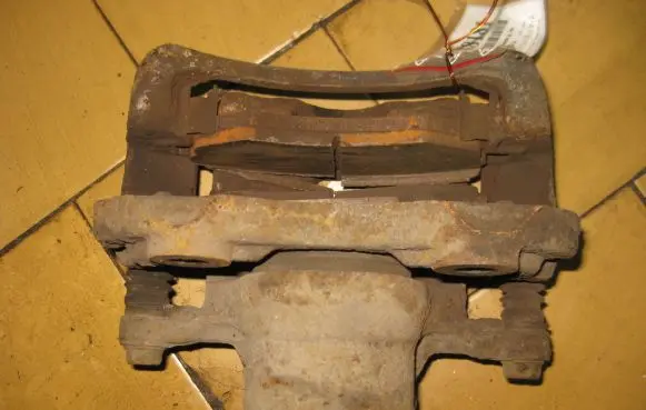 Nissan Prairie Front brake caliper
