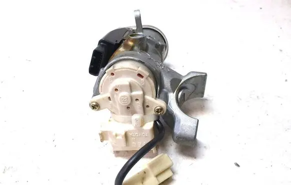 Toyota Avensis Verso Ignition lock 45020287