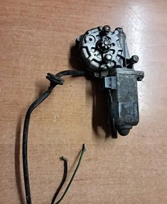 Mercedes-Benz SL R107 Front door window regulator with motor 0130821031