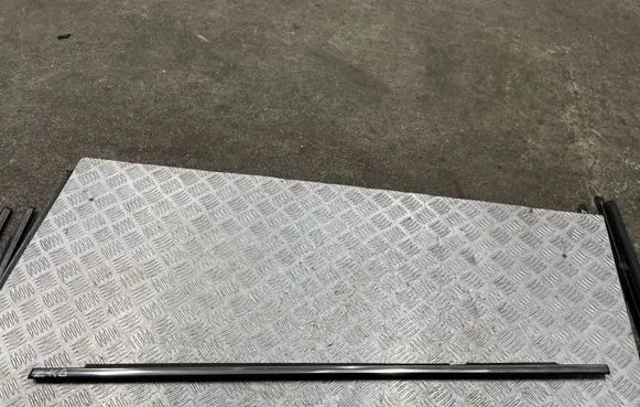 Opel Zafira B Rear door glass trim molding