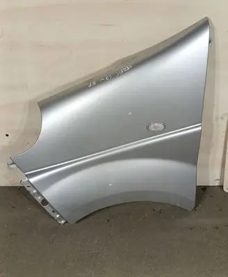 Opel Vivaro Fender