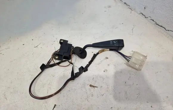 BMW 5 E28 Wiper switch 13779724 61311368255