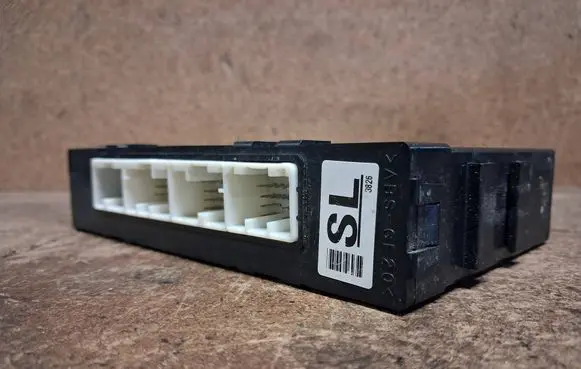 Subaru Forester SJ Comfort/convenience module 116RI000730 88281SG010 X1T24183HS