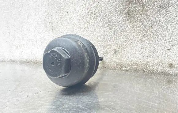 Opel Zafira A Oil filter cover 90571724