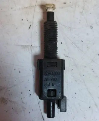 Volkswagen PASSAT B5 Brake pedal sensor switch 811907 343939